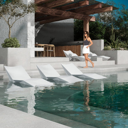 Modern Ergonomic S-Shaped Pool Lounger, Designer In-Pool Chaise Lounge Chair with Sand-Fill Weight Box, Heavy-Duty UV And Waterproof Outdoor Recliner with Drainage System for Poolside, Patio And Shallow Water